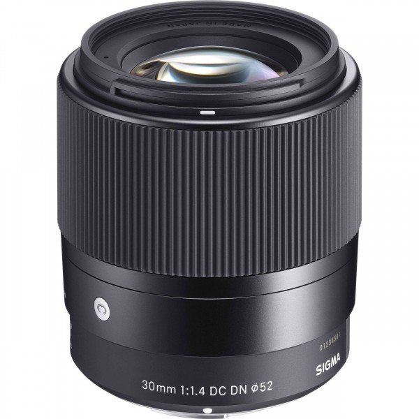 Sigma 30mm F1.4 DC DN Contemporary Noir pour Sony E-2